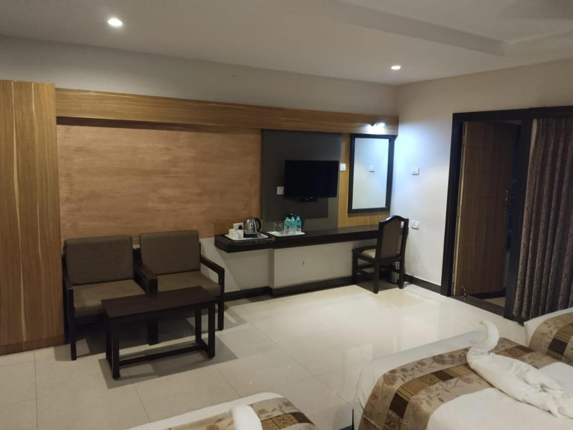 Hotel Mayas Tiruchirappalli Eksteriør bilde